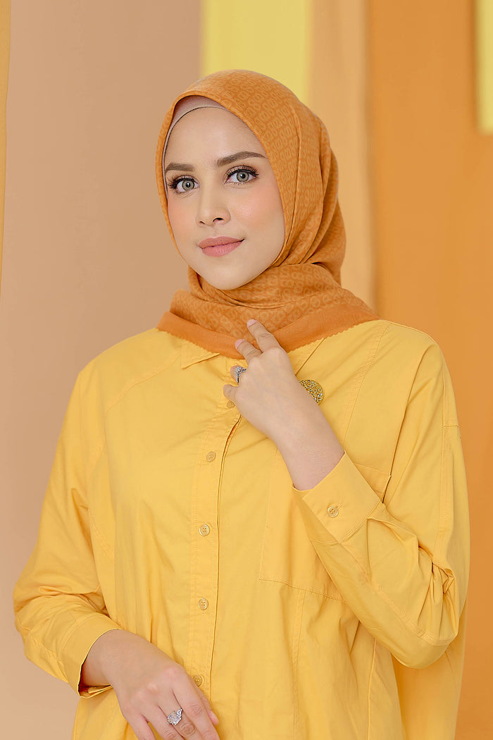 The Tapis Square - Orange Pepper