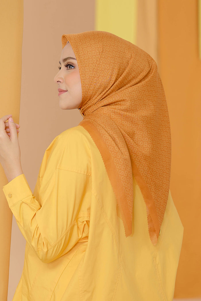 The Tapis Square - Orange Pepper