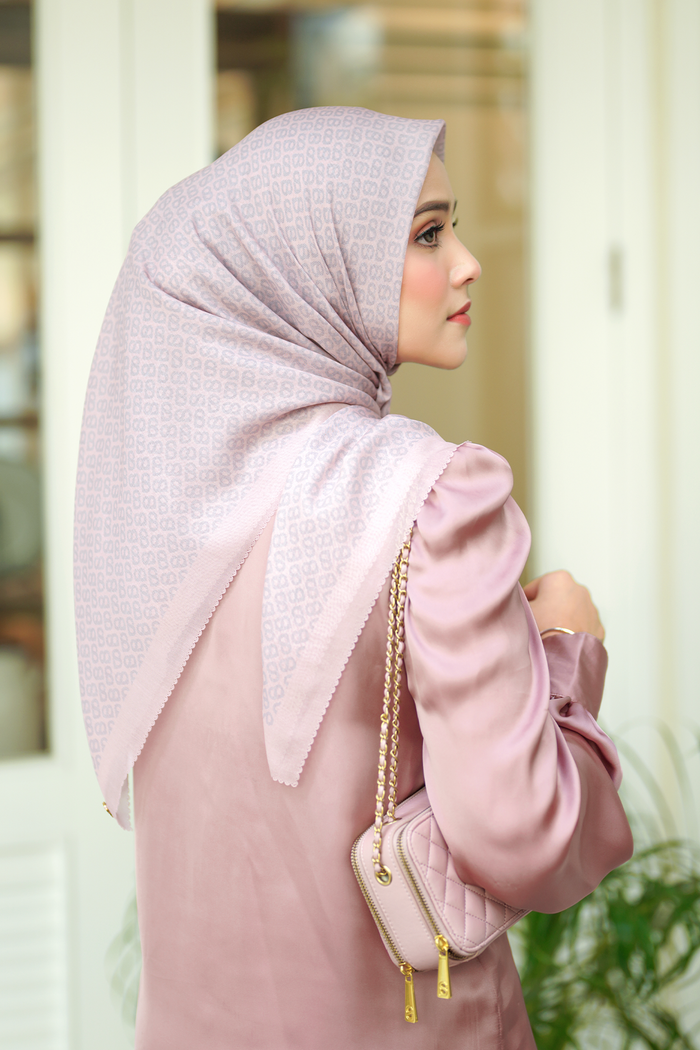 The Tapis Square - Tea Rose