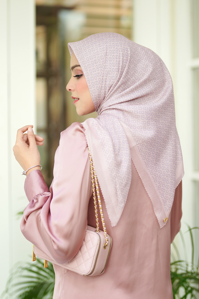 The Tapis Square - Tea Rose