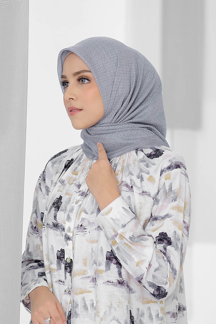 The Tapis Square - Ultimate Gray