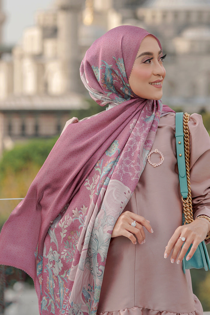 The Topkapi Satin Shawl - Raspberry