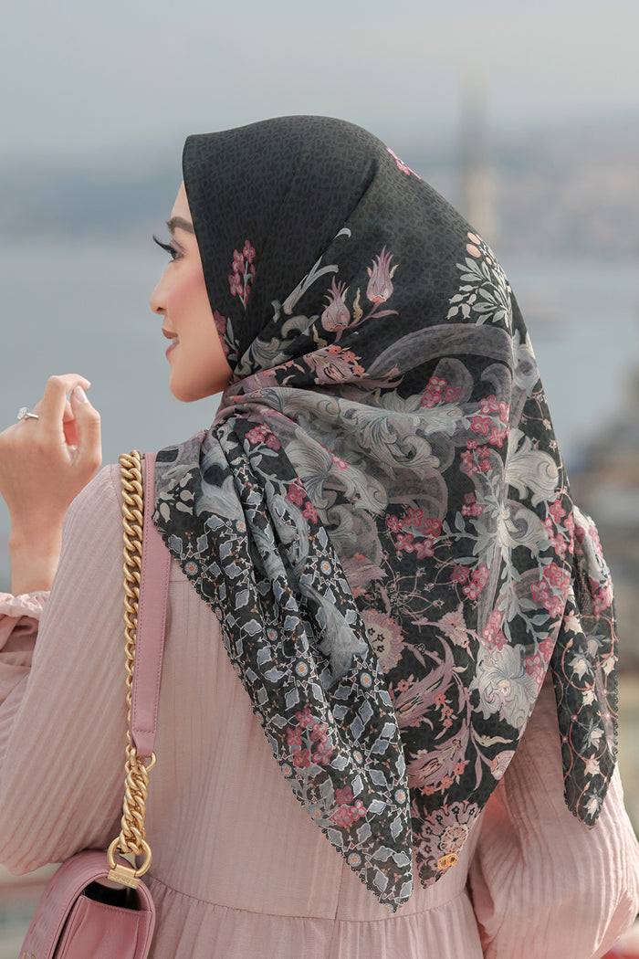 The Topkapi Voal Square - Black