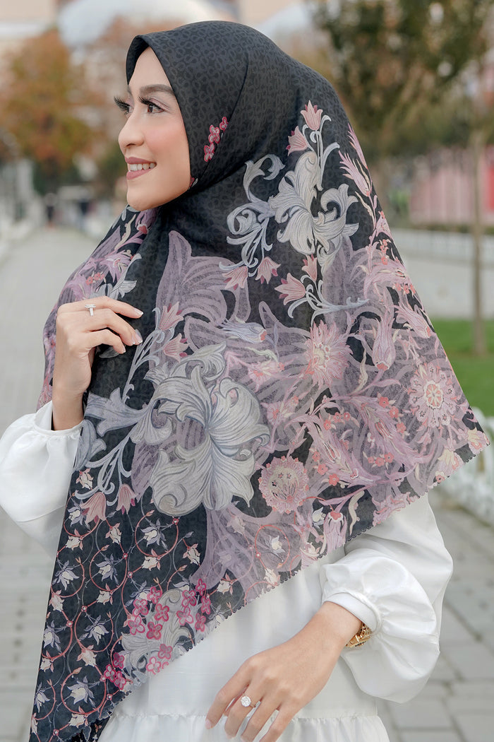The Topkapi Voal Square XL - Black