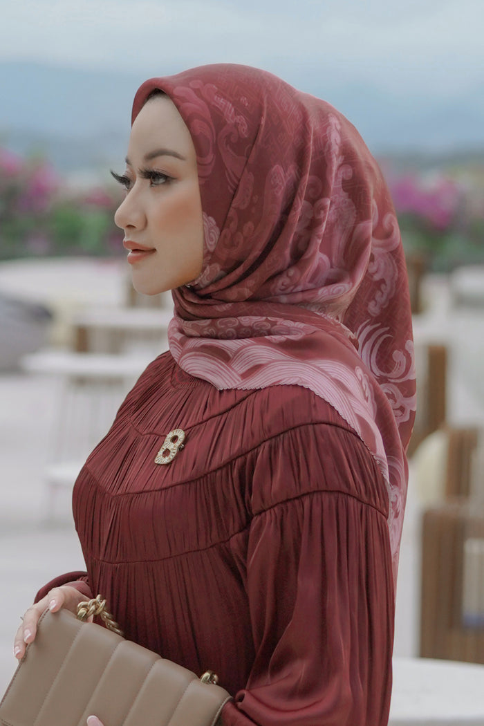 The Wave Satin Square in Maroon