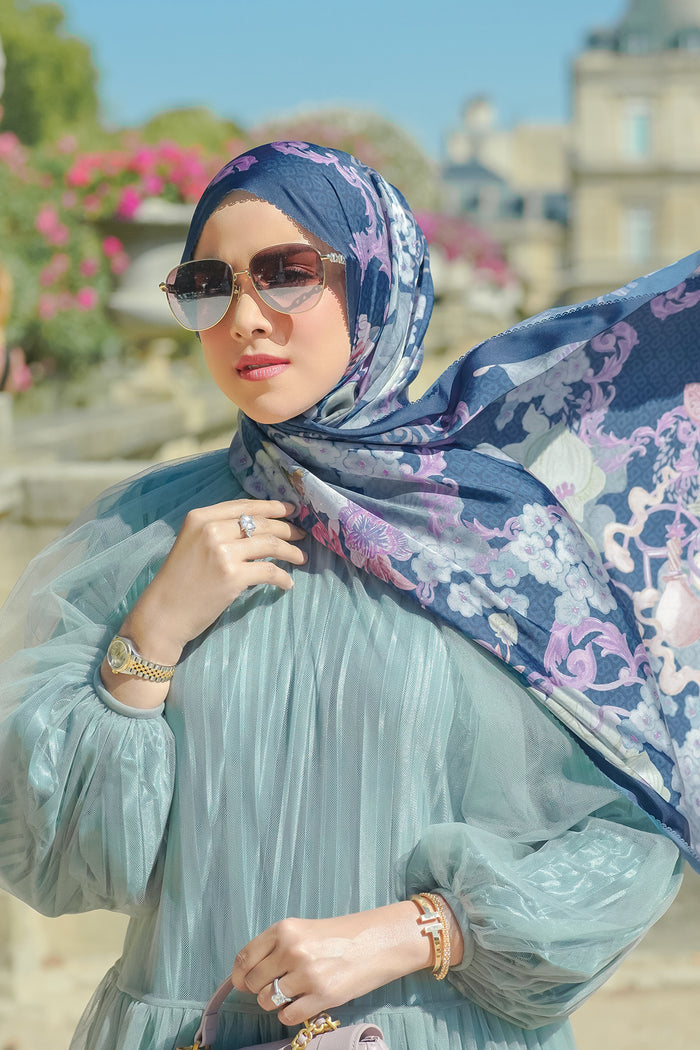 The Wonderland Satin Shawl - Crown Blue