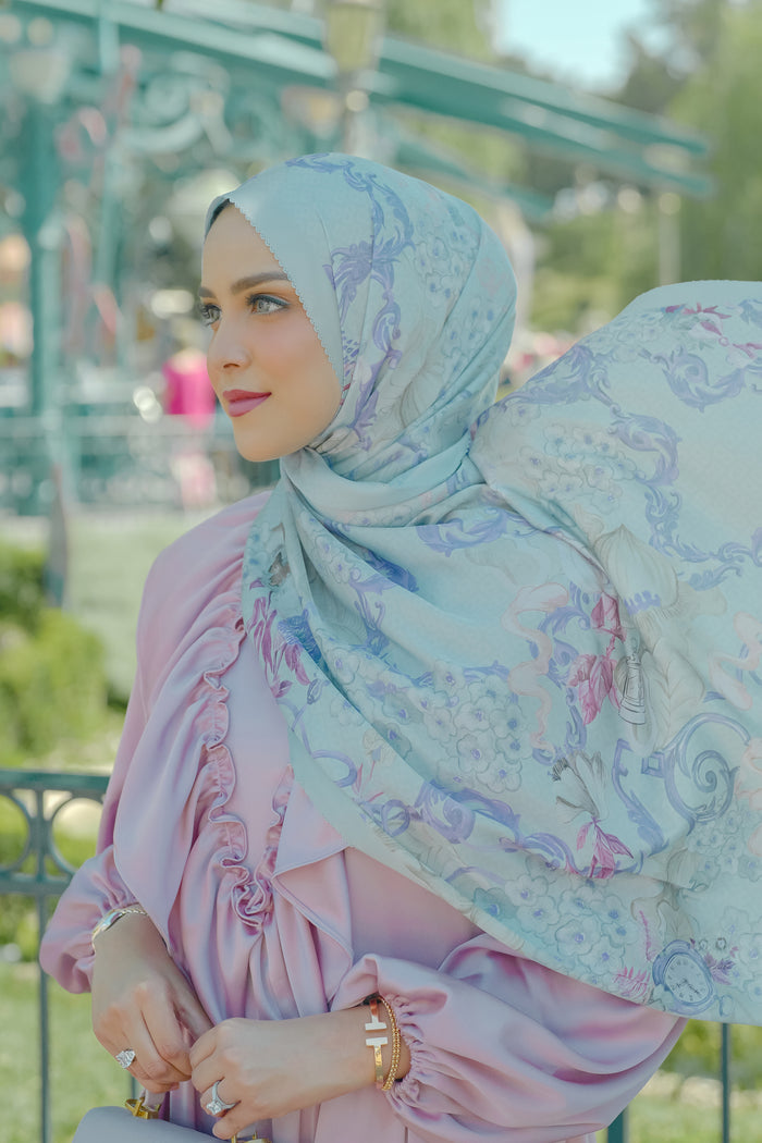 The Wonderland Satin Shawl - Mint