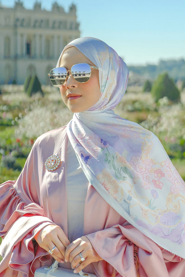The Wonderland Satin Shawl - Pearl