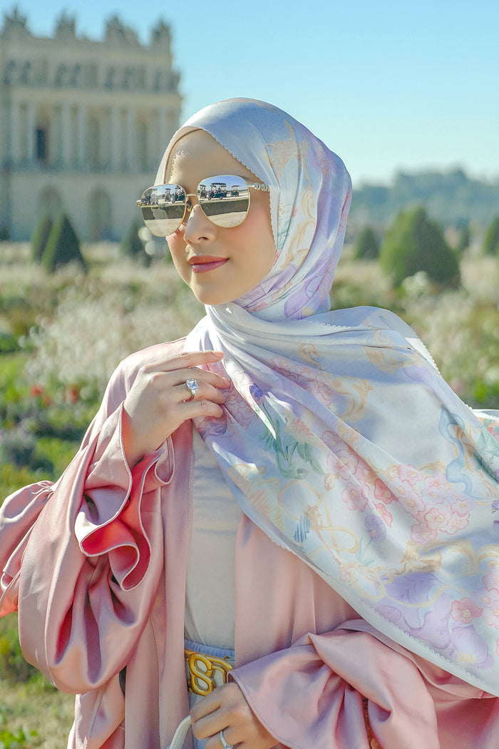 The Wonderland Satin Shawl - Pearl