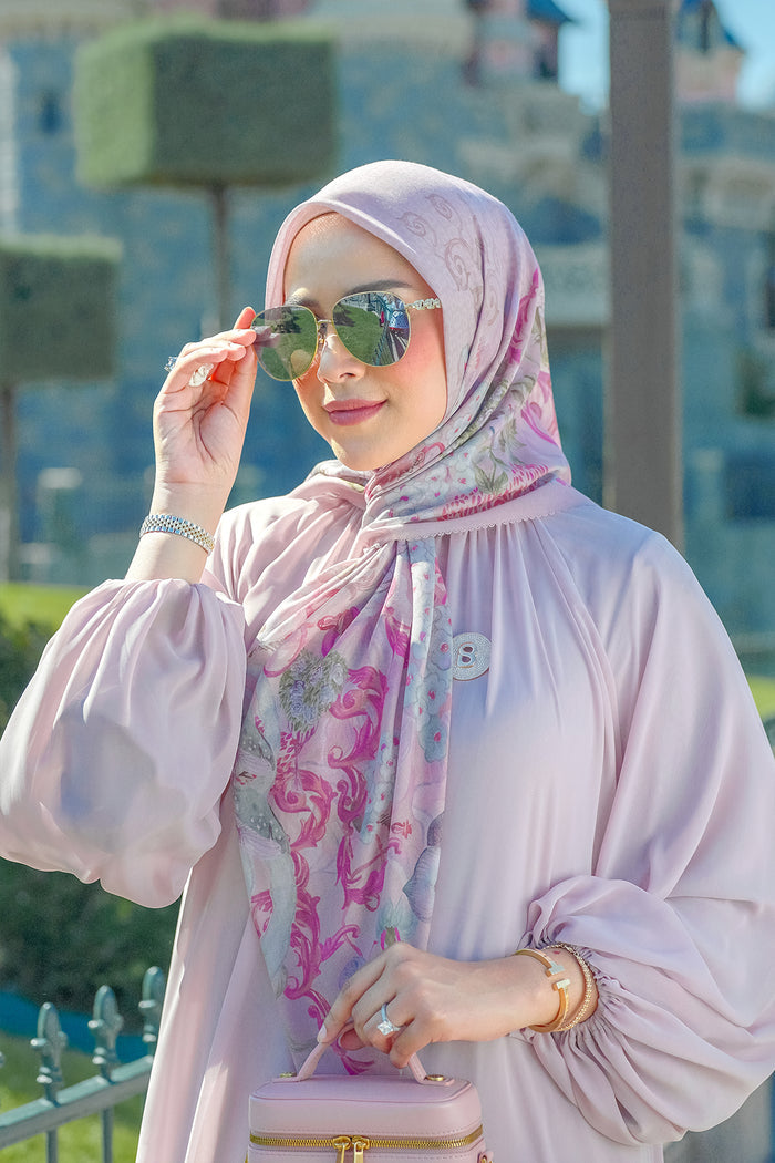 The Wonderland Square - Mauve Rose